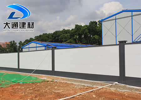 深圳觀瀾傳音智匯園基坑支護工程施工圍擋 采用A類無龍骨烤漆圍擋-A/B/C類圍擋-深圳市大通建材有限公司鋼圍擋生產(chǎn)定制廠家